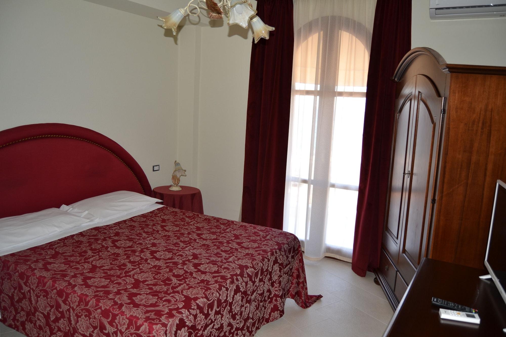 Hotel Porto Azzurro جيارديني ناكسوس المظهر الخارجي الصورة