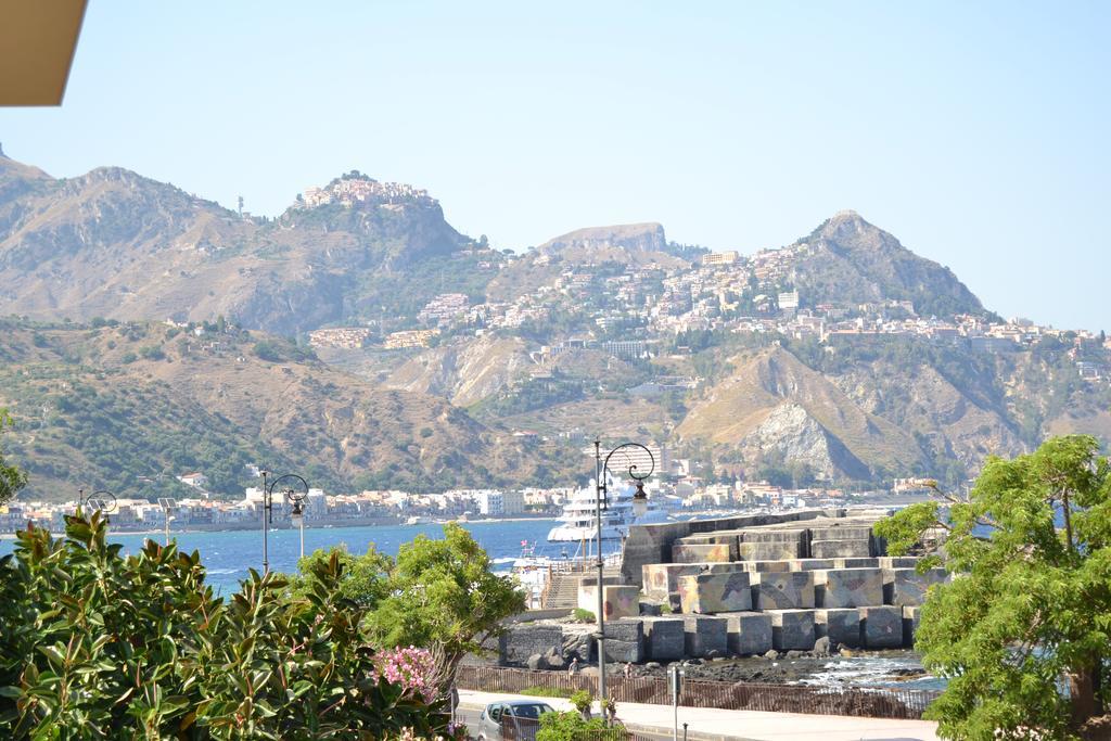 Hotel Porto Azzurro جيارديني ناكسوس المظهر الخارجي الصورة
